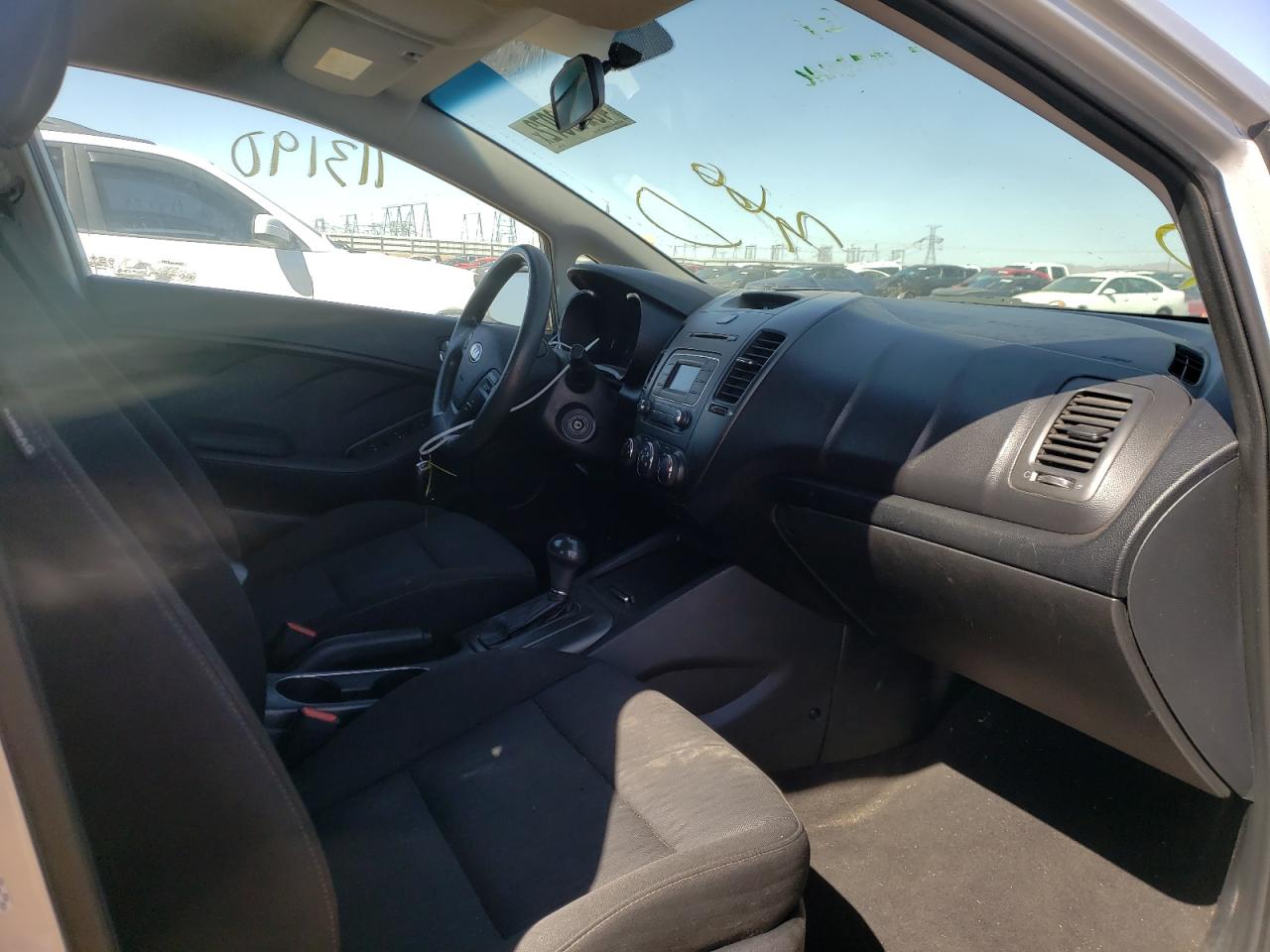 Photo 5 from auction – 2016 KIA FORTE LX with VIN KNAFK4A62G5510052