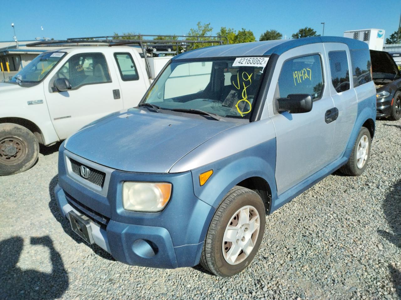Photo 2 from auction – 2006 HONDA ELEMENT LX with VIN 5J6YH18306L002266