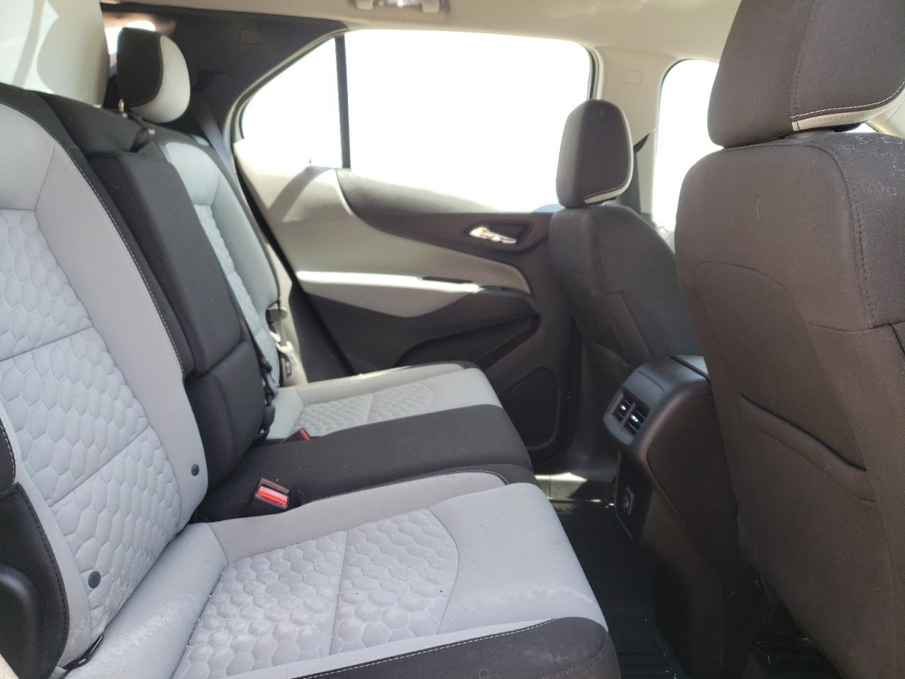 Photo 6 from auction – 2019 CHEVROLET EQUINOX LS with VIN 2GNAXHEV2K6123738