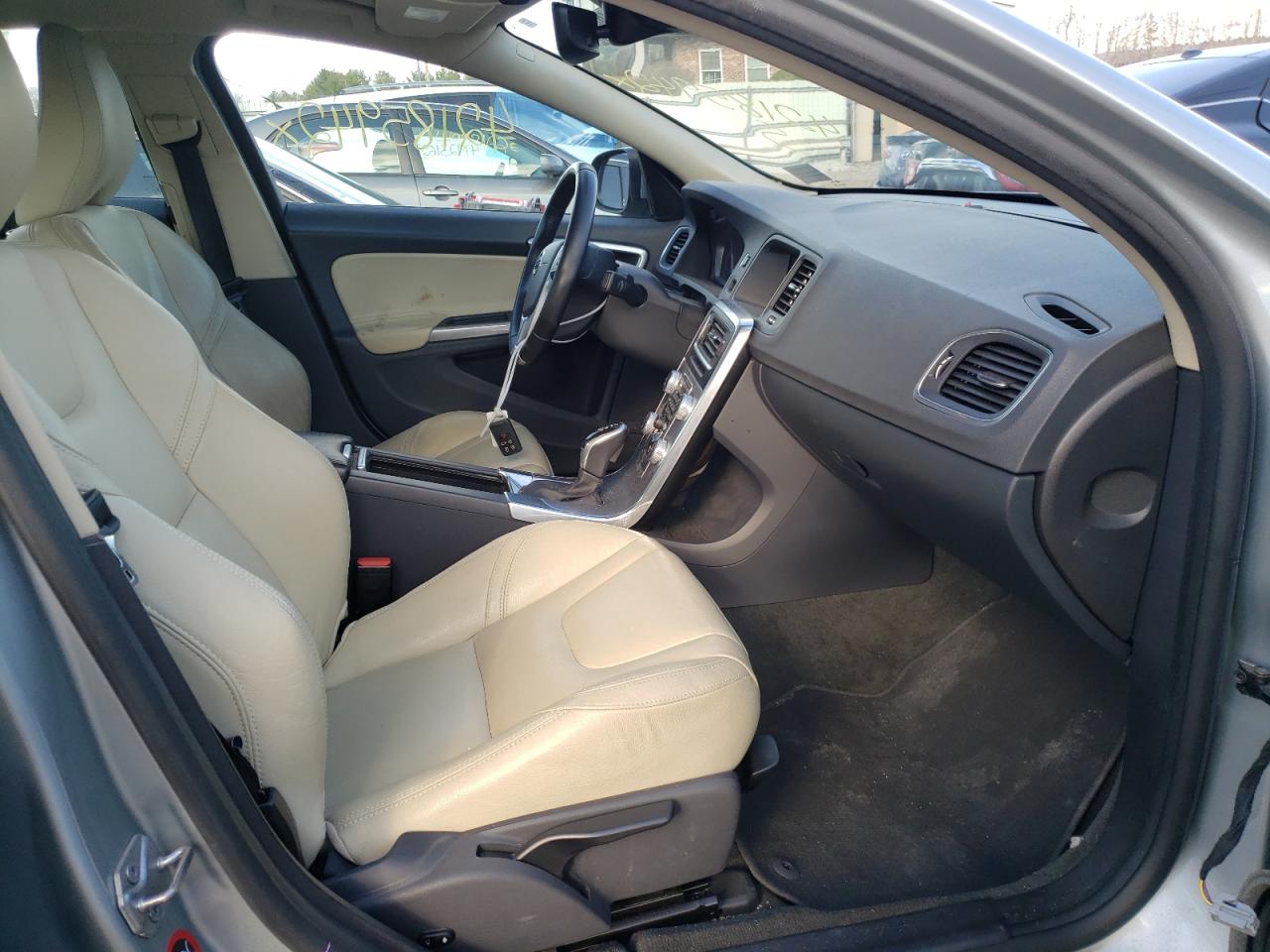 Photo 5 from auction – 2017 VOLVO S60 DYNAMI with VIN YV140MTL2H2420352