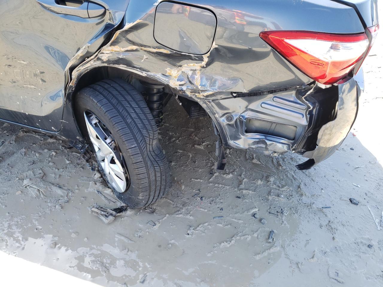 Photo 9 from auction – 2015 TOYOTA COROLLA L with VIN 2T1BURHEXFC362062