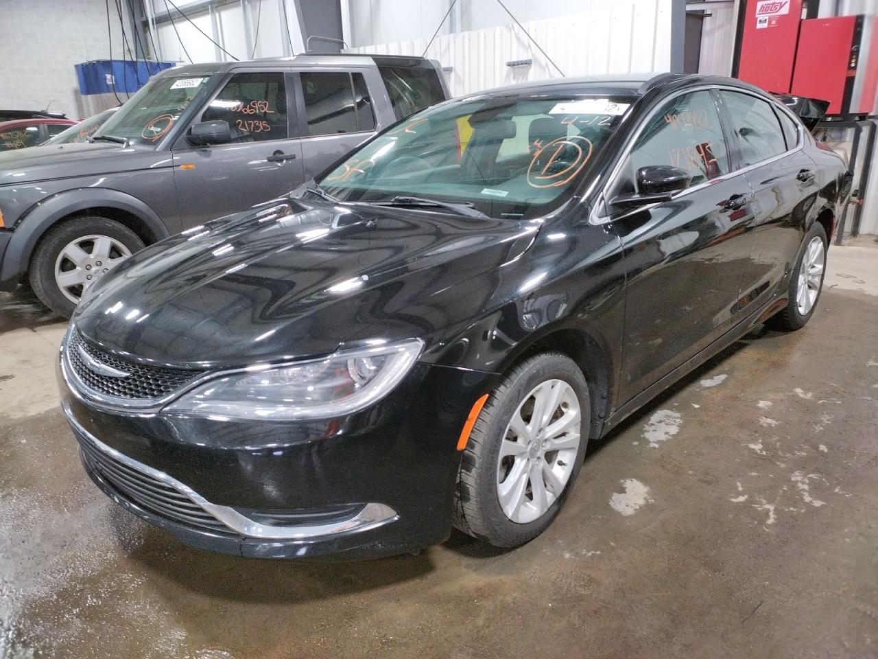 Photo 2 from auction – 2015 CHRYSLER 200 LIMITE with VIN 1C3CCCAB3FN639687