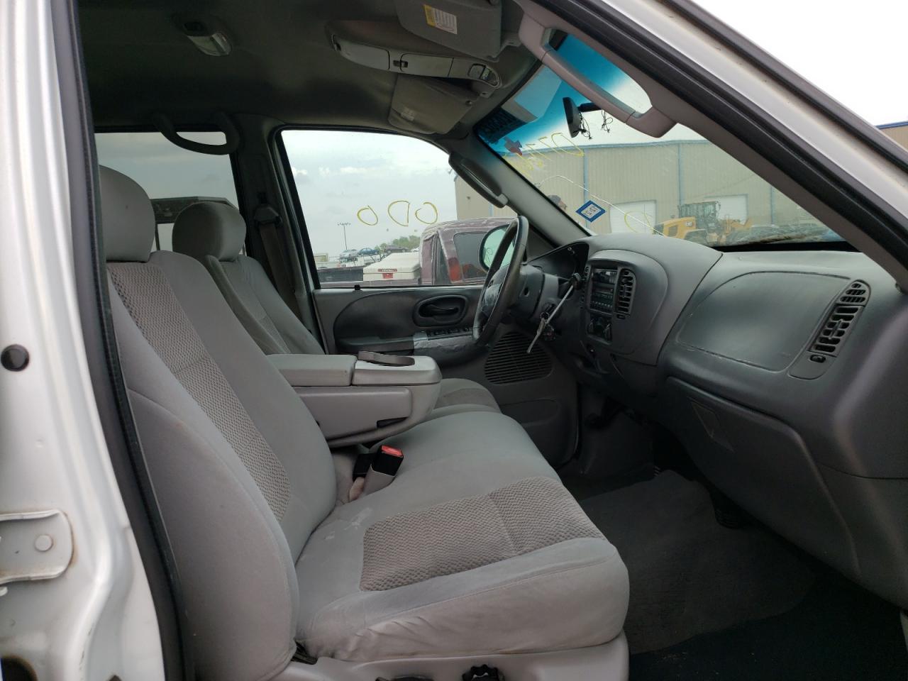 Photo 5 from auction – 2003 FORD F150 2WD with VIN 1FTRW07L03KD77667