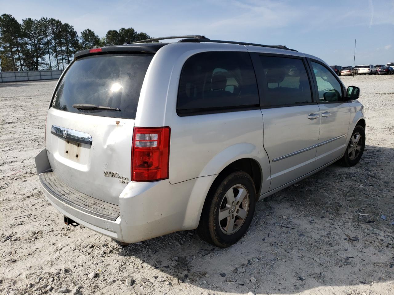 Photo 4 from auction – 2010 DODGE GRAND CARA with VIN 2D4RN5D18AR165314