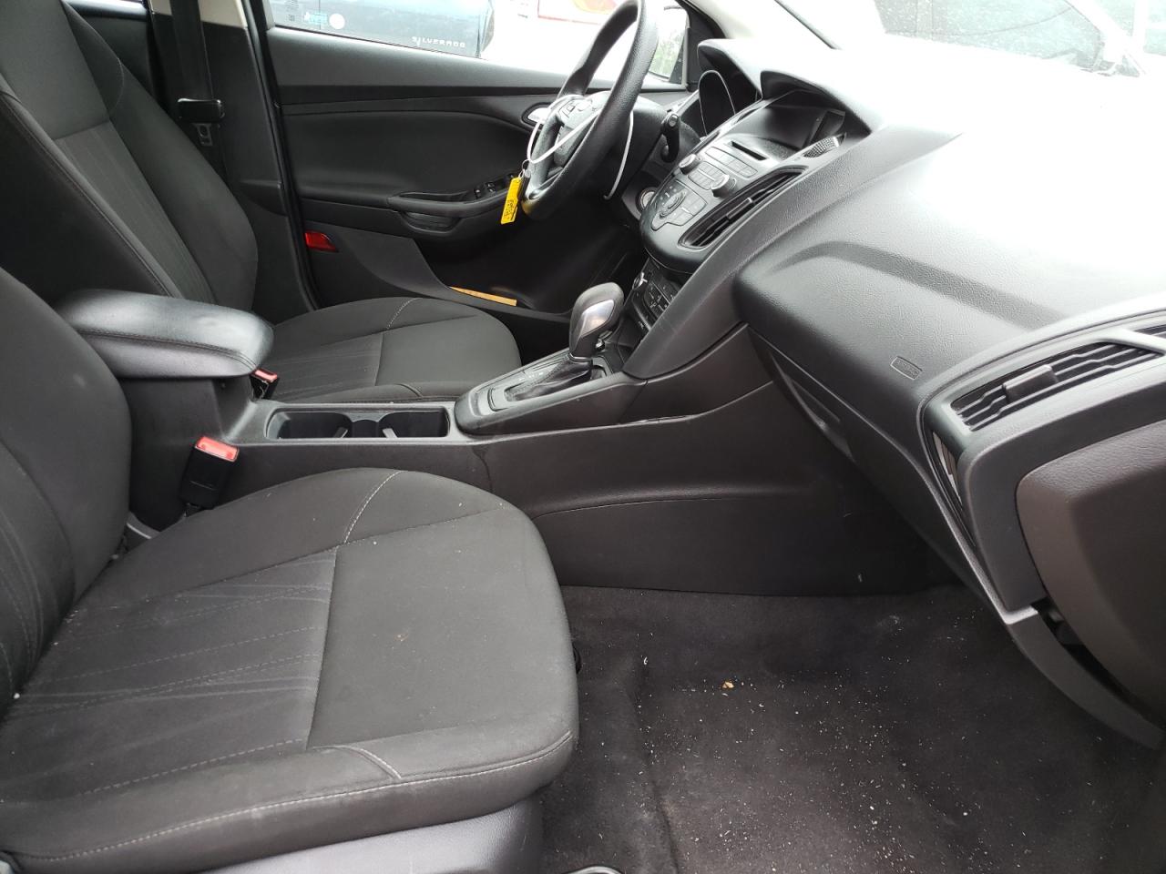 Photo 5 from auction – 2017 FORD FOCUS SE with VIN 1FADP3K25HL276851