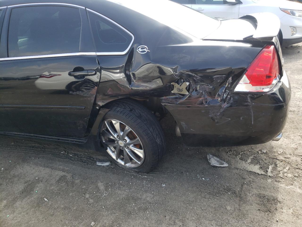 Photo 9 from auction – 2007 CHEVROLET IMPALA SUP with VIN 2G1WD58C879411407