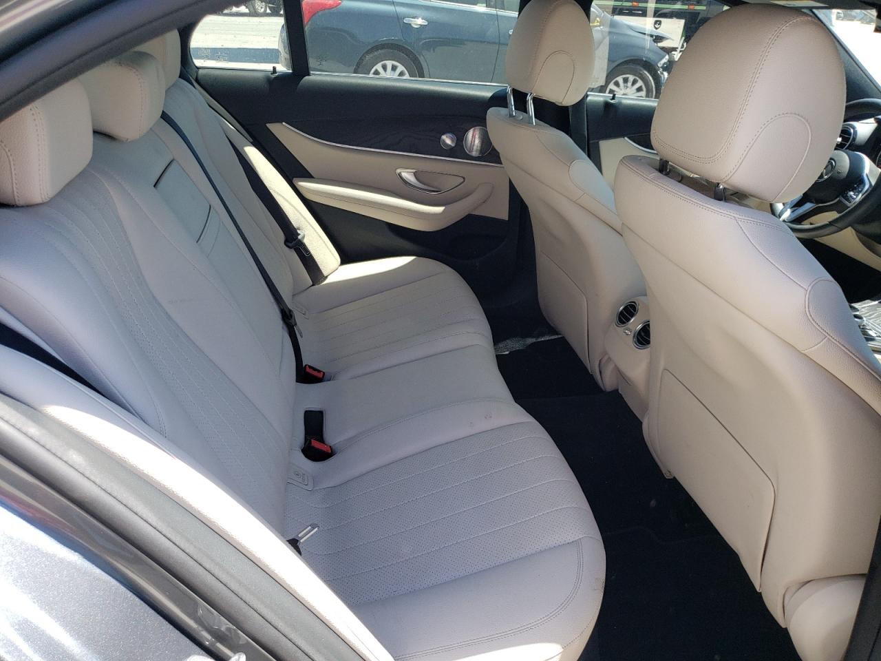 Photo 6 from auction – 2019 MERCEDES-BENZ E 300 with VIN WDDZF4JB3KA504543
