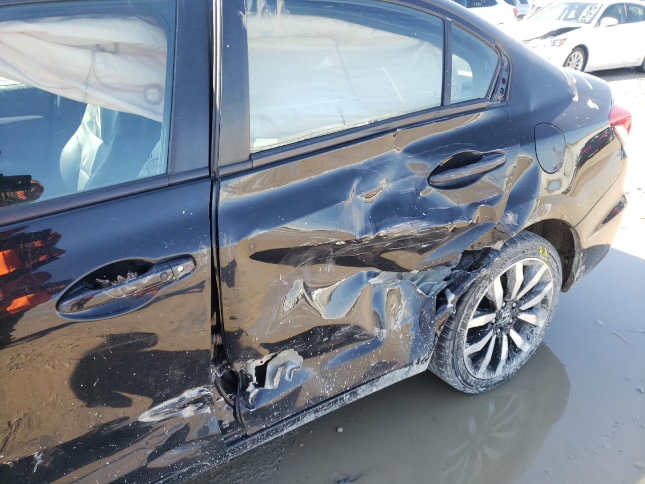 Photo 9 from auction – 2015 HONDA CIVIC EXL with VIN 19XFB2F91FE031506