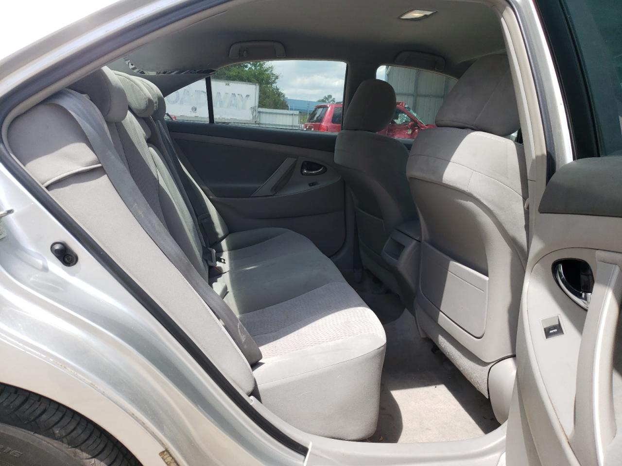 Photo 6 from auction – 2011 TOYOTA CAMRY BASE with VIN 4T1BF3EK5BU169215