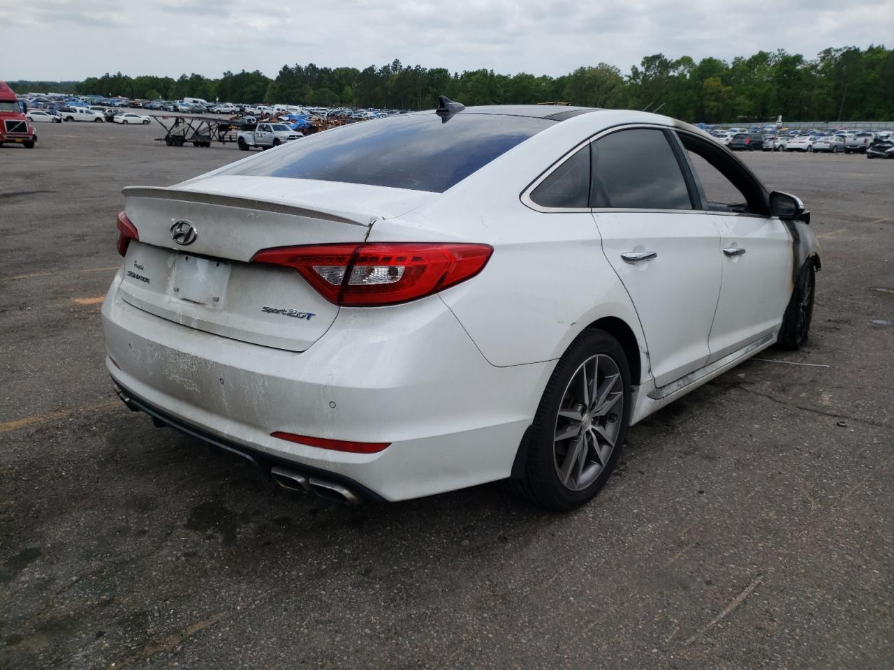 Photo 4 from auction – 2015 HYUNDAI SONATA SPO with VIN 5NPE34AB2FH085195