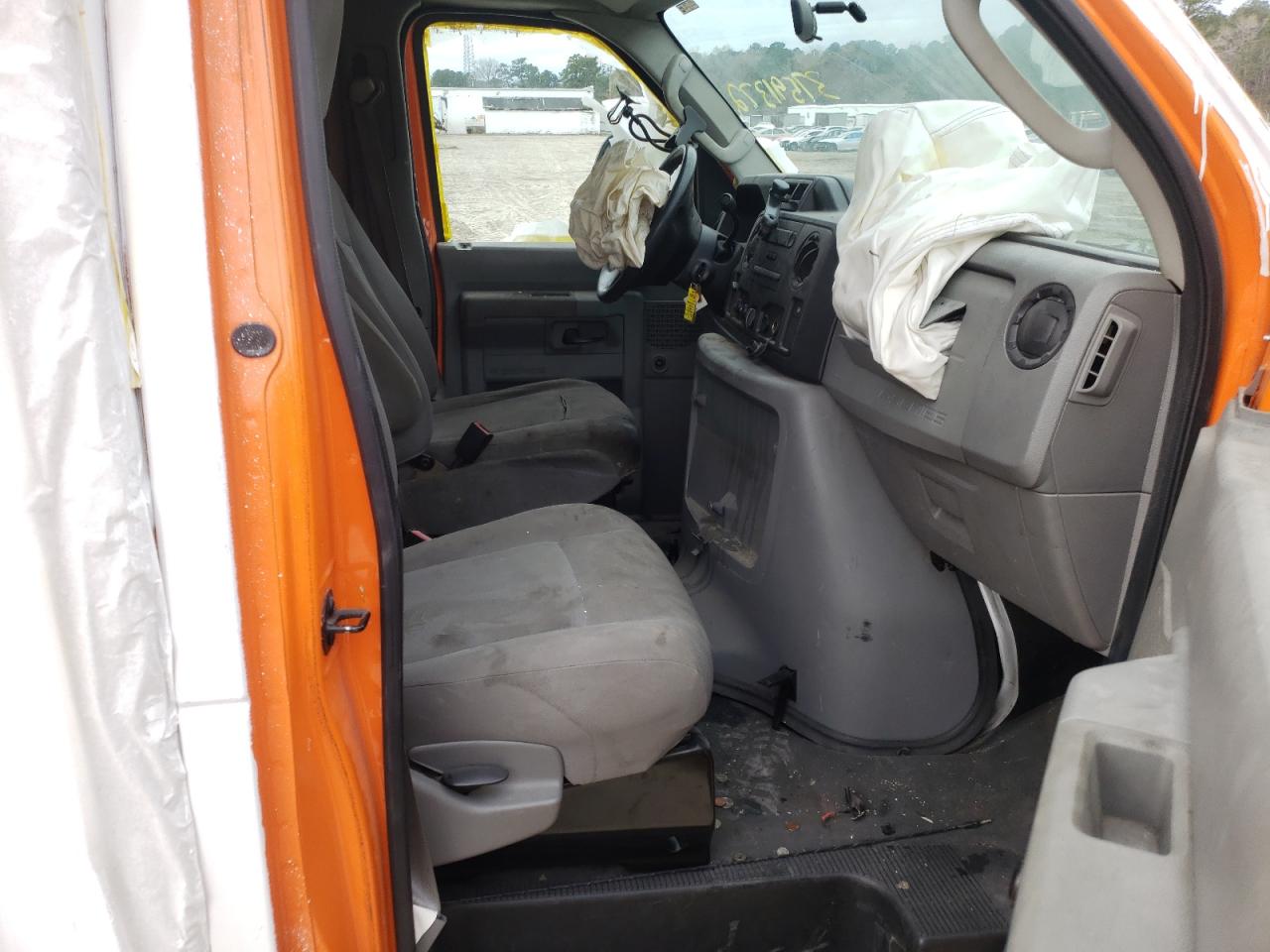 Photo 5 from auction – 2013 FORD ECONOLINE with VIN 1FDWE3FL8DDA56812
