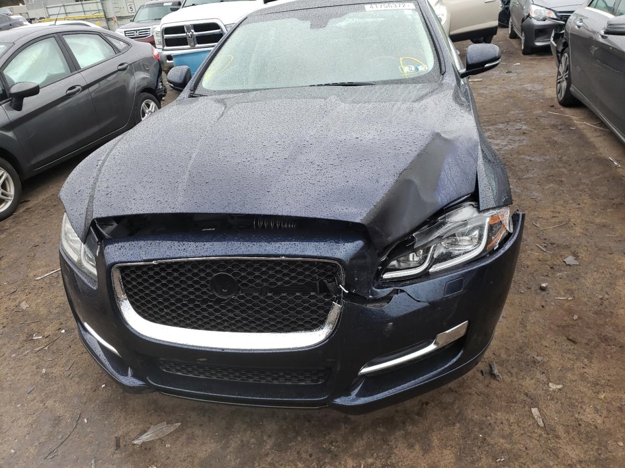 Photo 9 from auction – 2017 JAGUAR XJ with VIN SAJWJ1CD2H8W11593