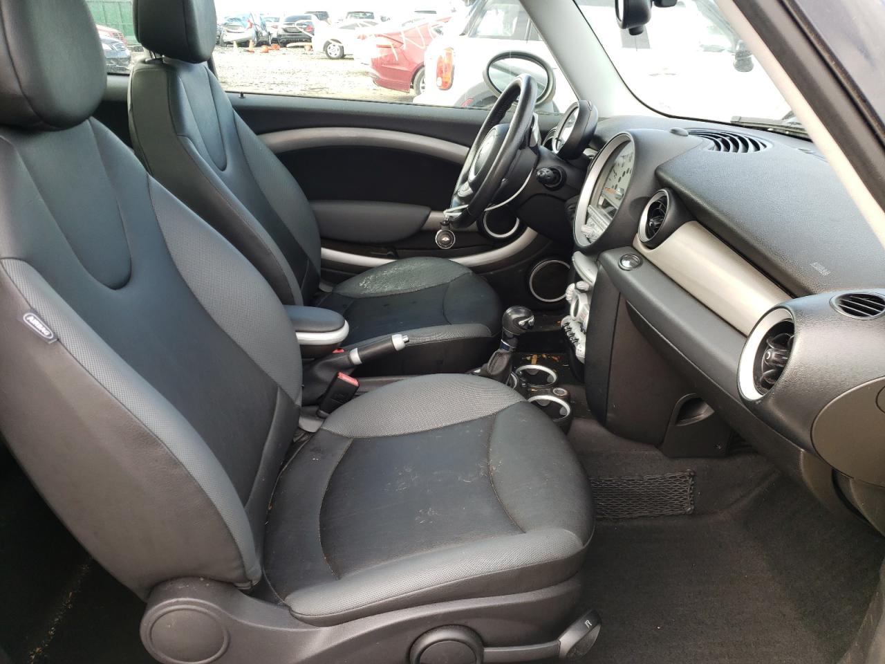 Photo 5 from auction – 2009 MINI COOPER CLU with VIN WMWML335X9TX34817