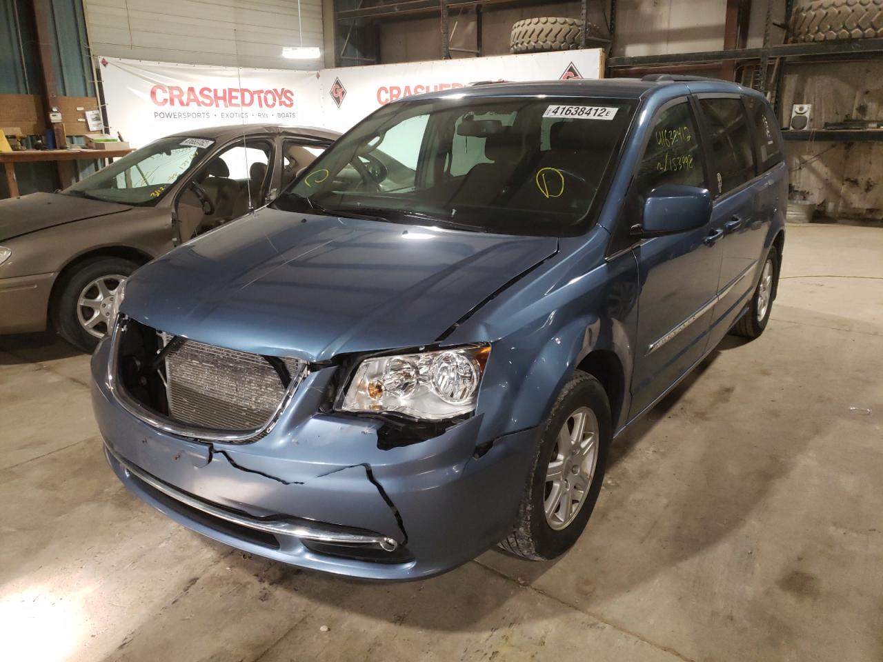 Photo 2 from auction – 2011 CHRYSLER TOWN & COU with VIN 2A4RR5DG2BR715964