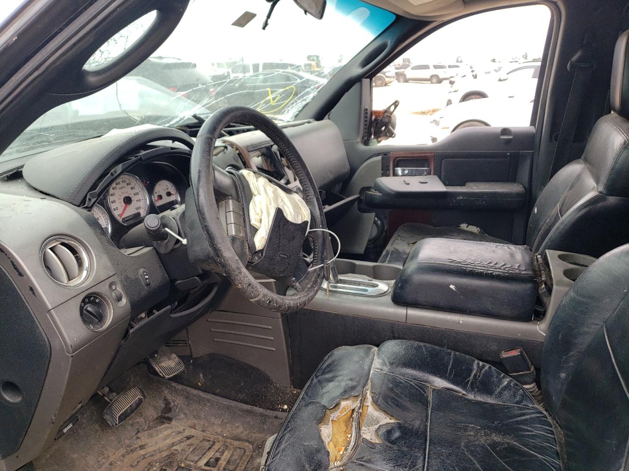 Photo 5 from auction – 2005 FORD F150 SUPER with VIN 1FTPW12535FB28930