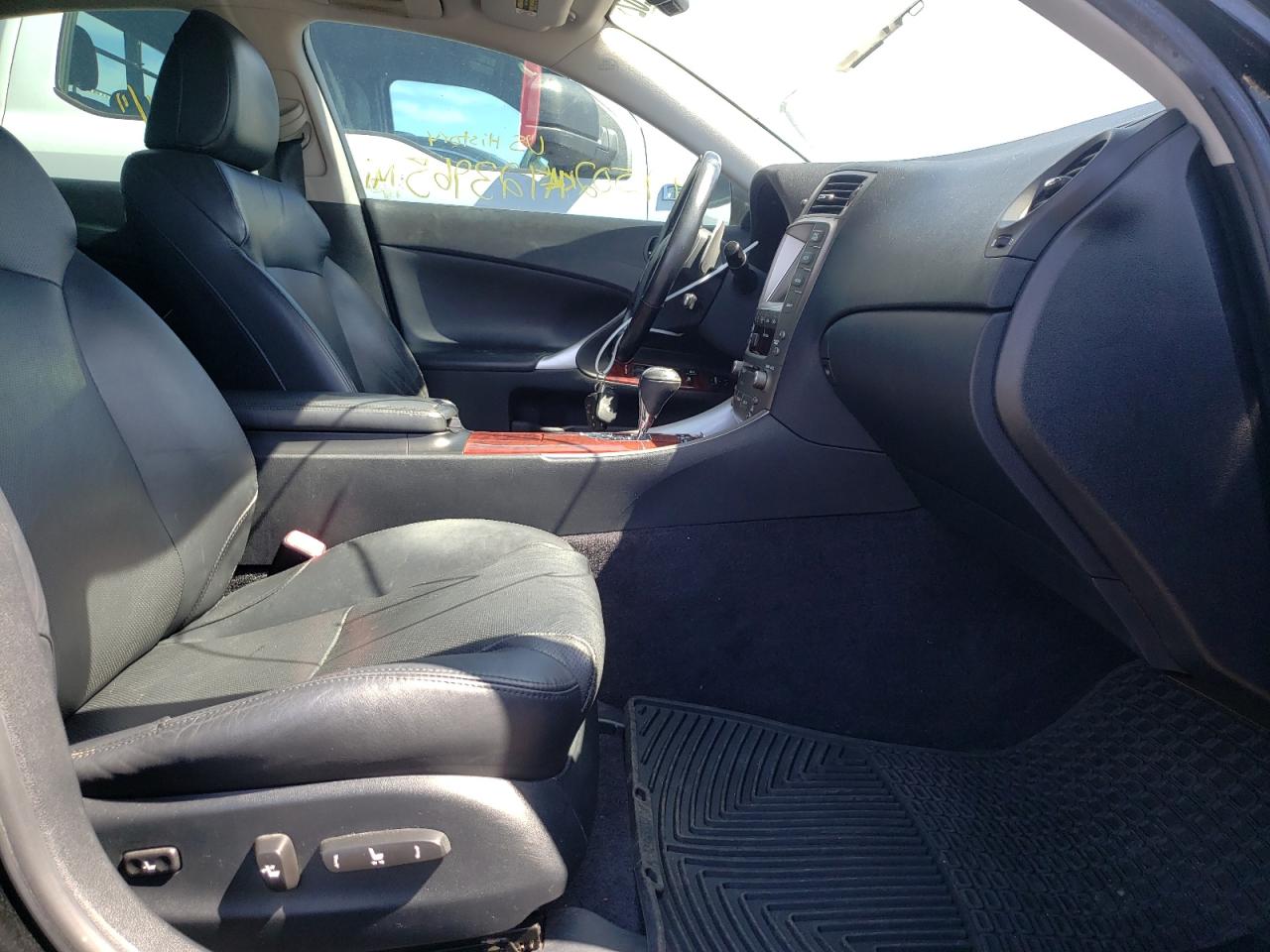 Photo 5 from auction – 2007 LEXUS IS 250 with VIN JTHCK262175012228