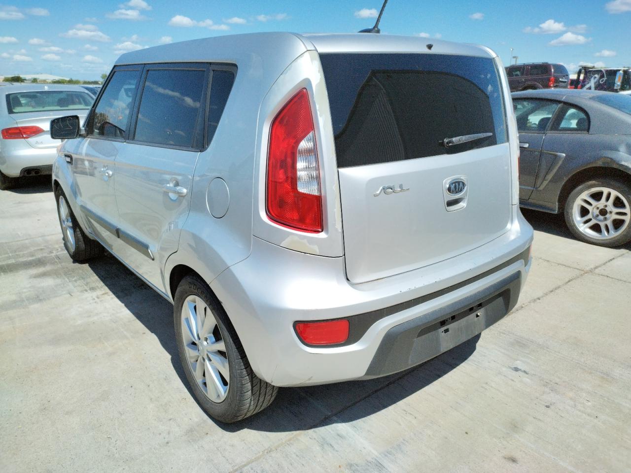 Photo 3 from auction – 2012 KIA SOUL with VIN KNDJT2A54C7477298