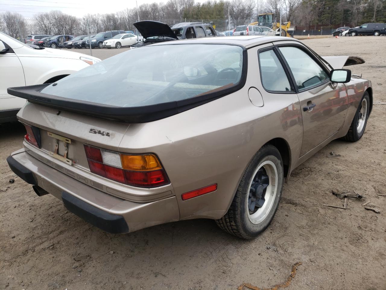 Photo 4 from auction – 1983 PORSCHE 944 with VIN WP0AA0943DN455764