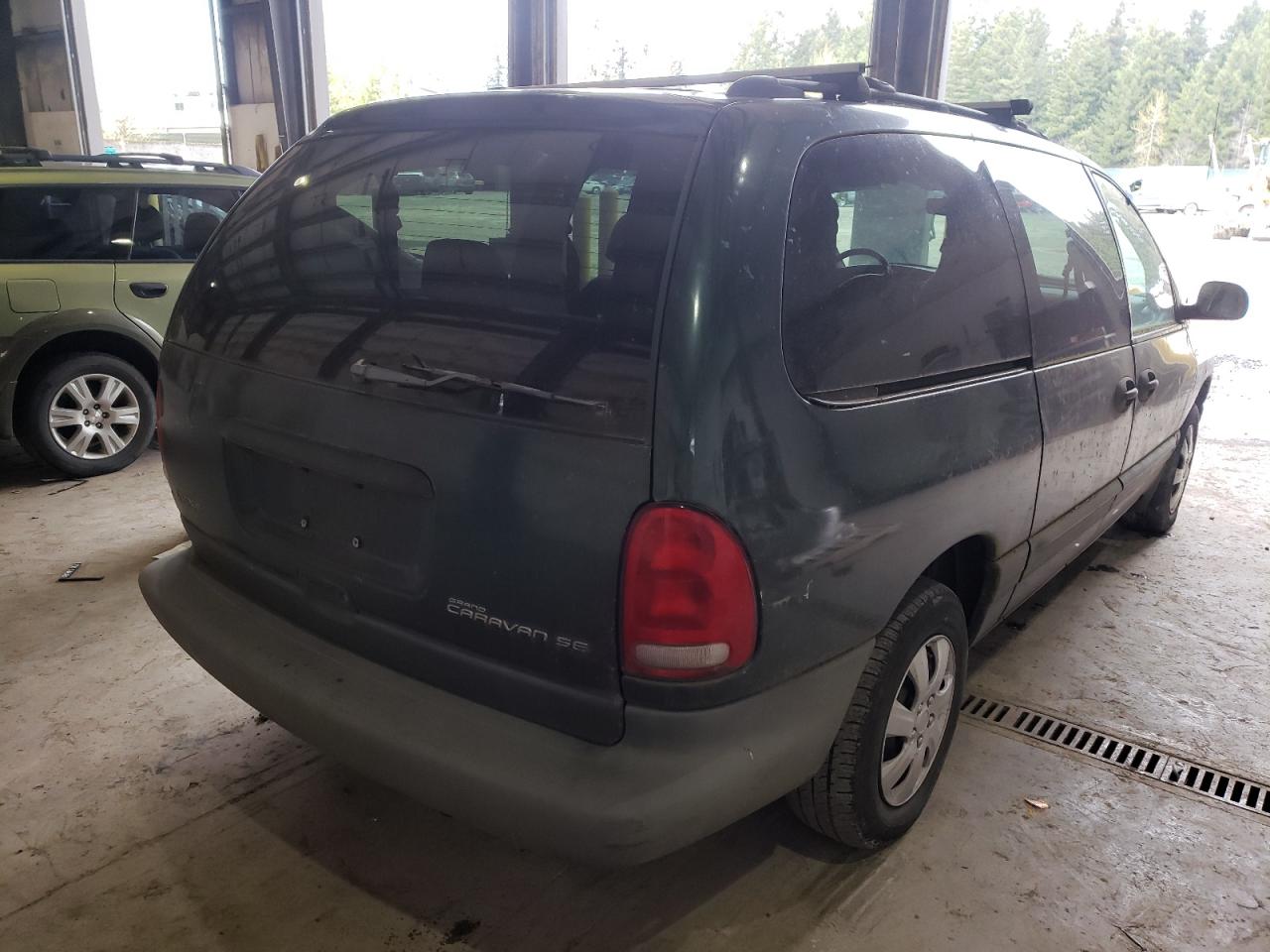 Photo 4 from auction – 1998 DODGE GRAND CARA with VIN 2B4GP44R0WR833853