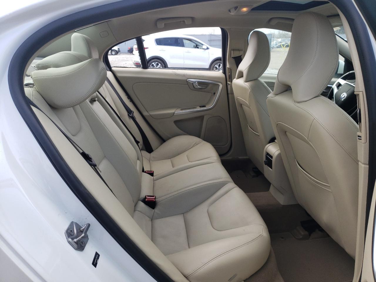 Photo 6 from auction – 2015 VOLVO S60 PREMIE with VIN YV126MFB5F2304326