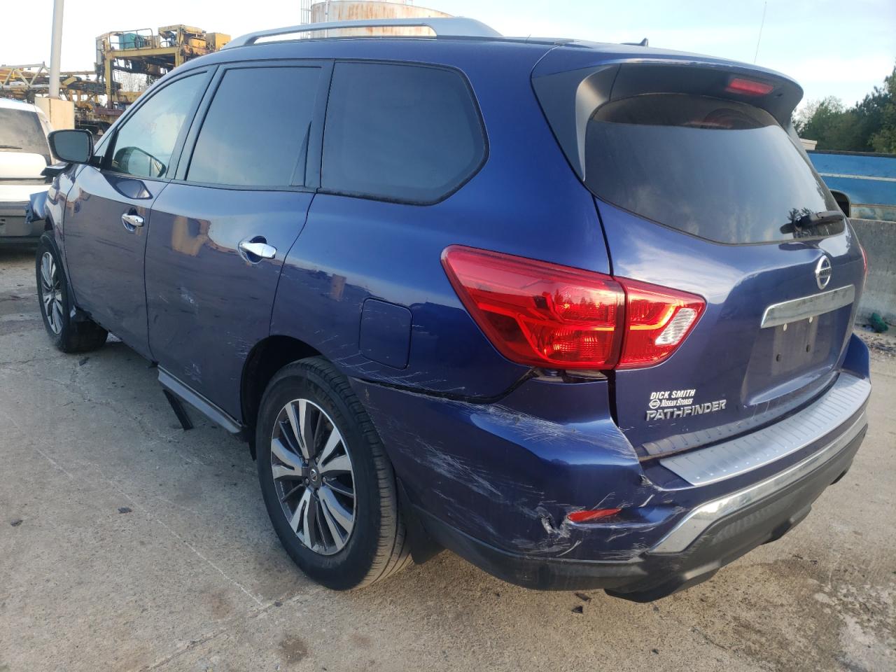 Photo 3 from auction – 2017 NISSAN PATHFINDER with VIN 5N1DR2MN8HC689350
