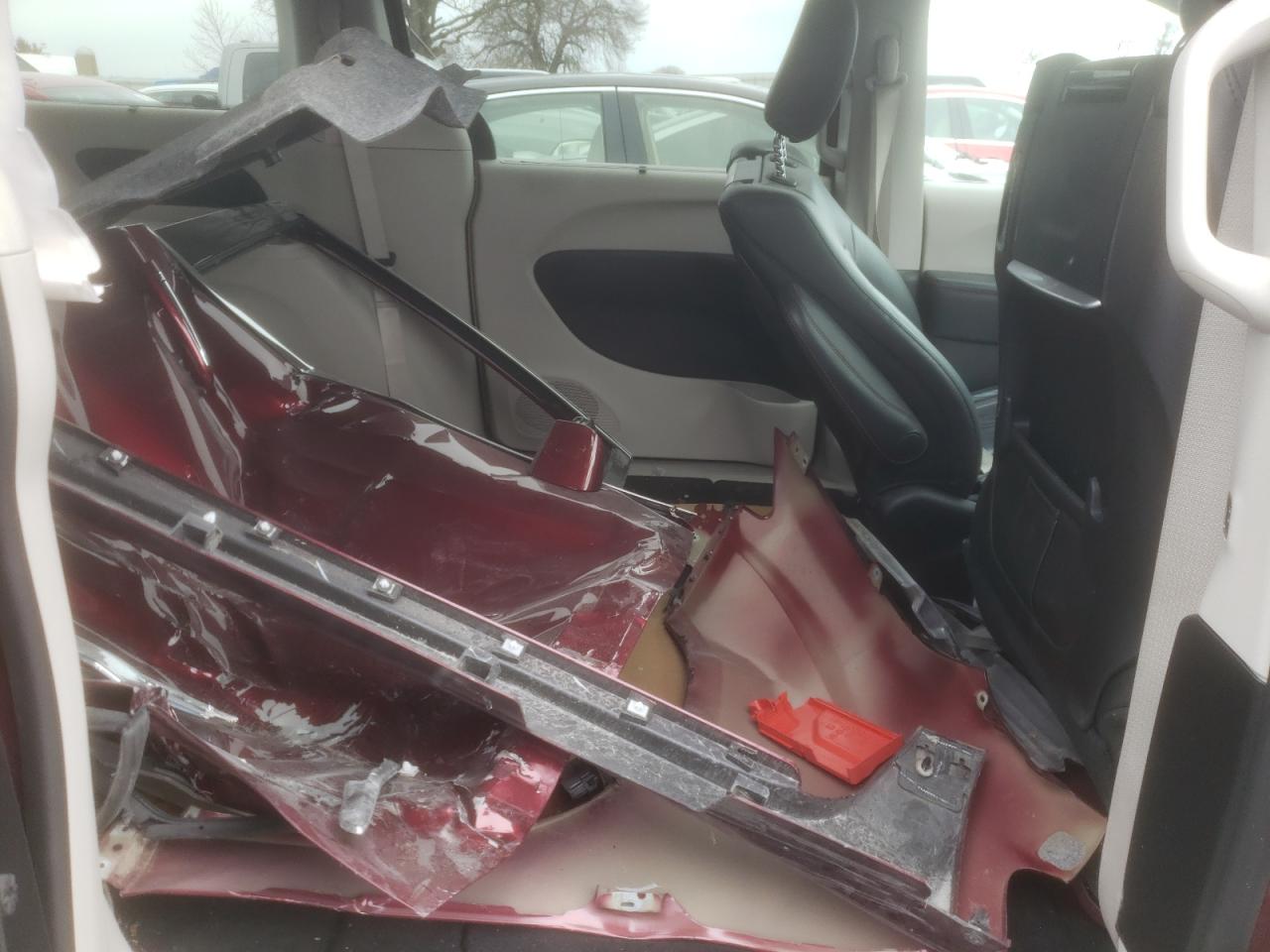 Photo 6 from auction – 2018 CHRYSLER PACIFICA T with VIN 2C4RC1EG7JR352607