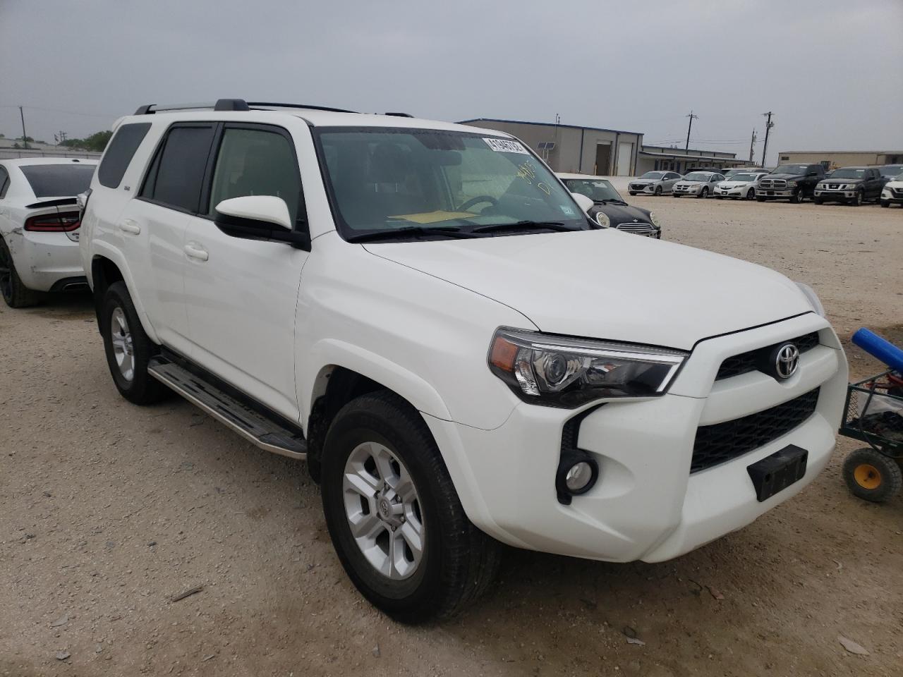 TOYOTA 4RUNNER SR 2019 with VIN JTEZU5JR5K5201660 - Photo from auction