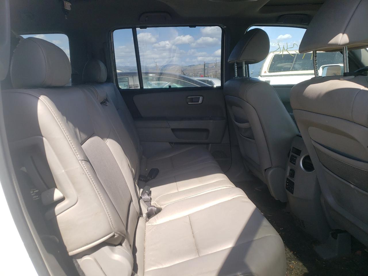 Photo 6 from auction – 2009 HONDA PILOT TOUR with VIN 5FNYF38949B028484