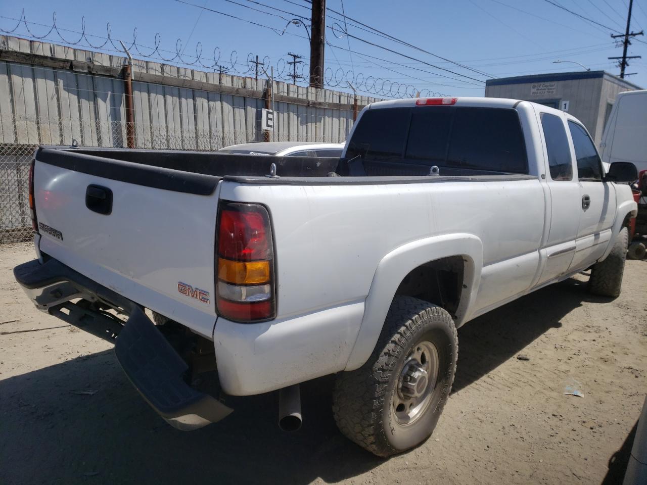 Photo 4 from auction – 2004 GMC SIERRA C25 with VIN 1GTHC29U24E303513
