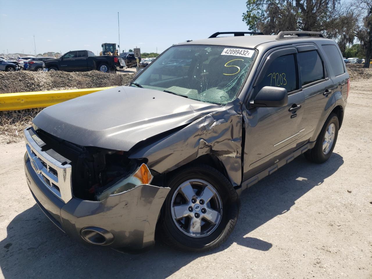 Photo 2 from auction – 2009 FORD ESCAPE XLT with VIN 1FMCU03749KA37298