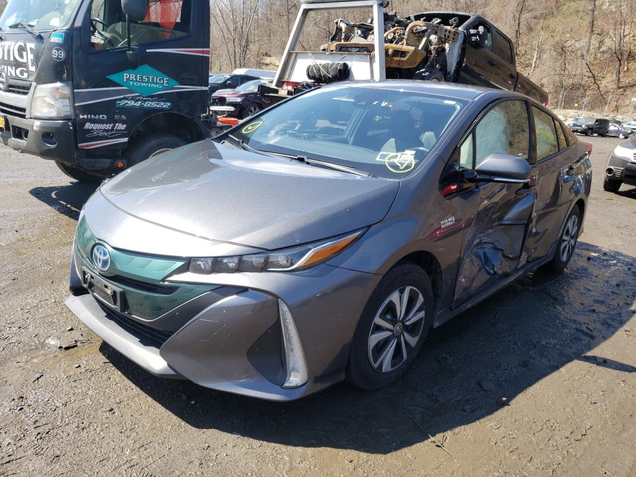 Photo 2 from auction – 2017 TOYOTA PRIUS PRIM with VIN JTDKARFP0H3045836