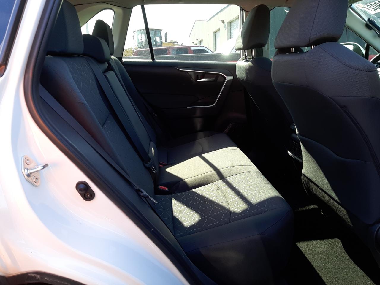 Photo 6 from auction – 2021 TOYOTA RAV4 XLE with VIN 2T3P1RFV9MC229296