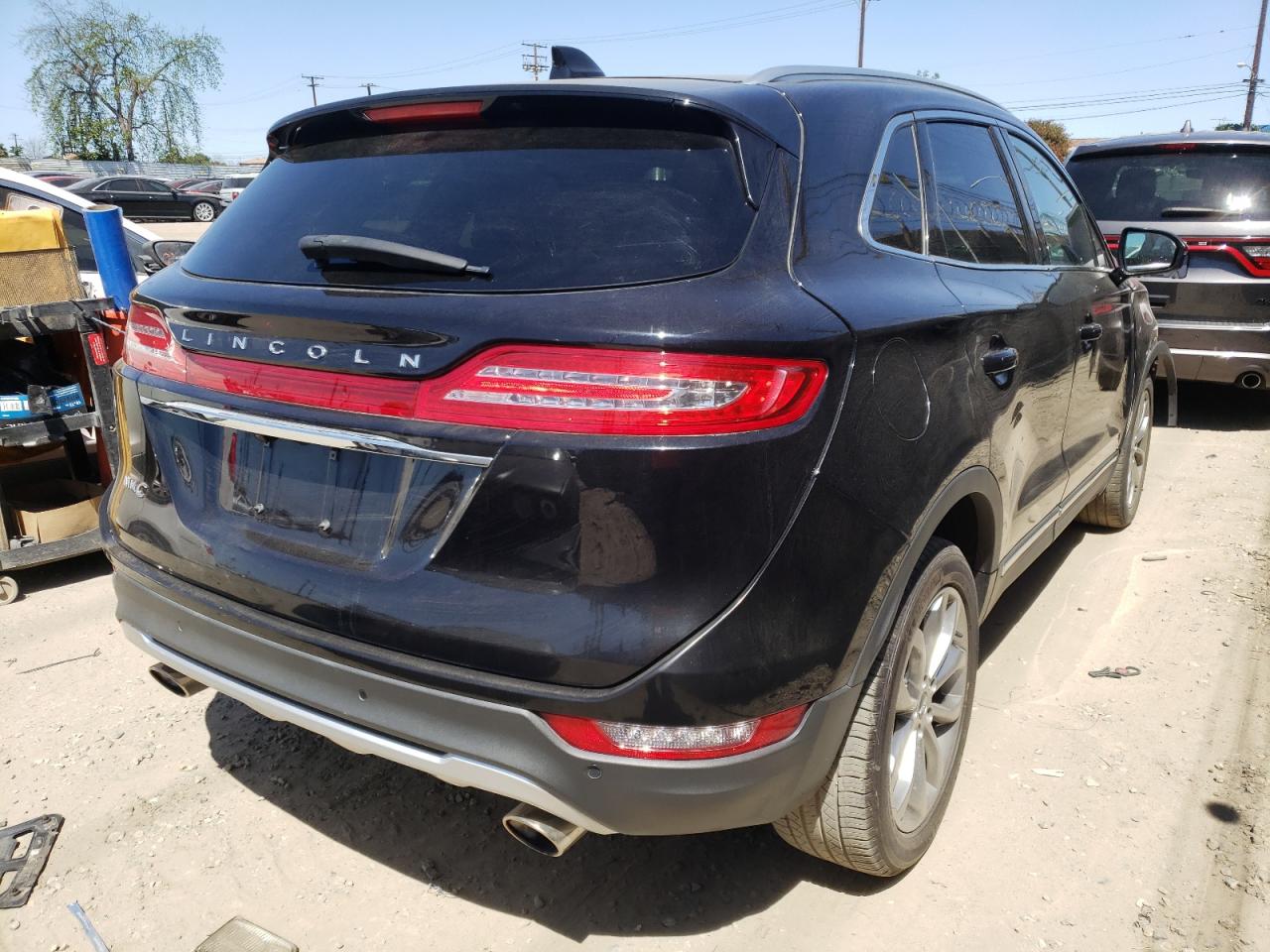Photo 4 from auction – 2019 LINCOLN MKC SELECT with VIN 5LMCJ2C93KUL02631