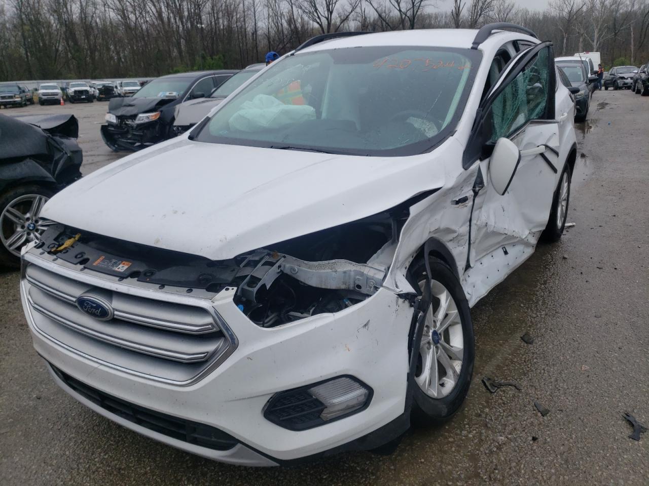 Photo 2 from auction – 2017 FORD ESCAPE SE with VIN 1FMCU0GD8HUE69055