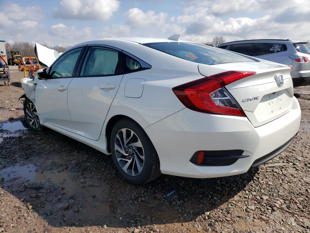 Photo 3 from auction – 2018 HONDA CIVIC EX with VIN 2HGFC2F74JH513381