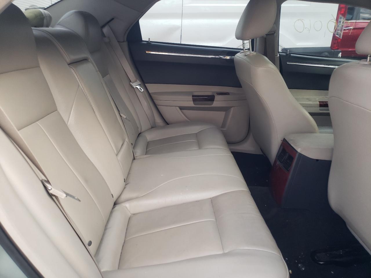 Photo 6 from auction – 2005 CHRYSLER 300 TOURIN with VIN 2C3JA53G35H687506