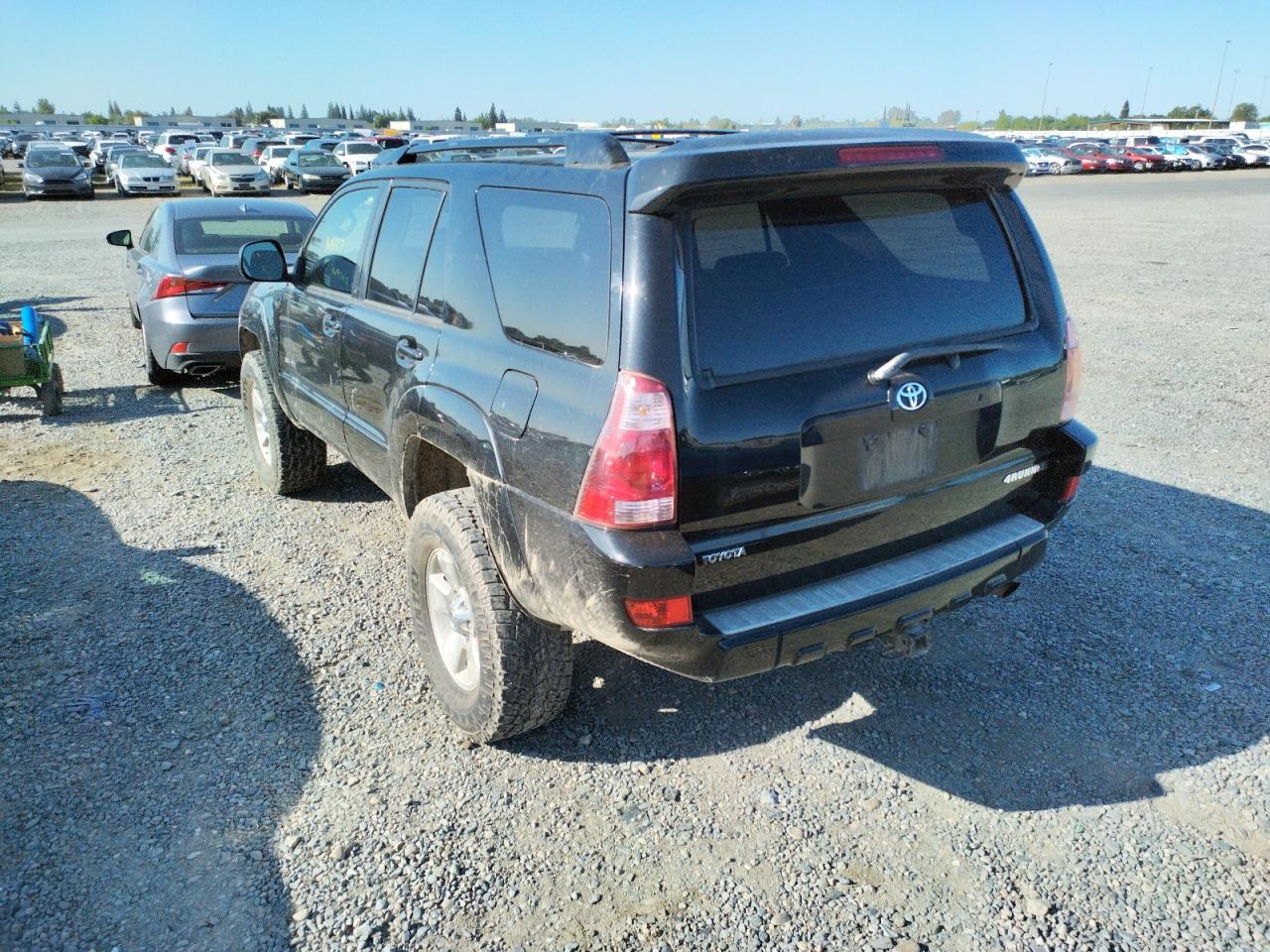 Photo 3 from auction – 2005 TOYOTA 4RUNNER SR with VIN JTEBU14RX58051795