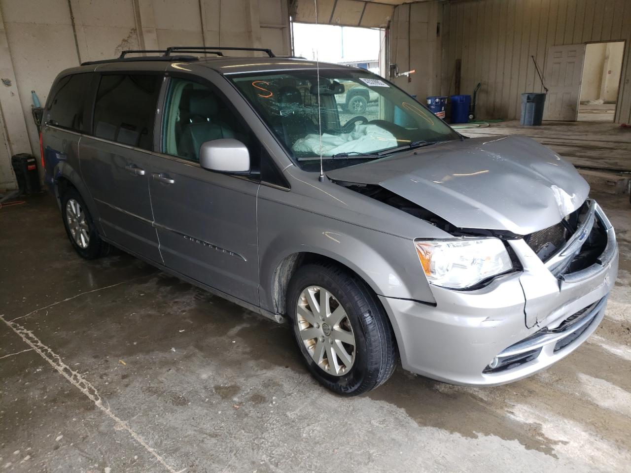 Photo 1 from auction – 2015 CHRYSLER TOWN & COU with VIN 2C4RC1BG2FR707033