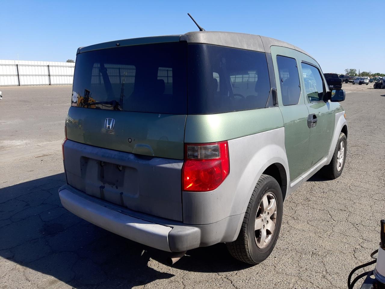Photo 4 from auction – 2003 HONDA ELEMENT EX with VIN 5J6YH18543L004289