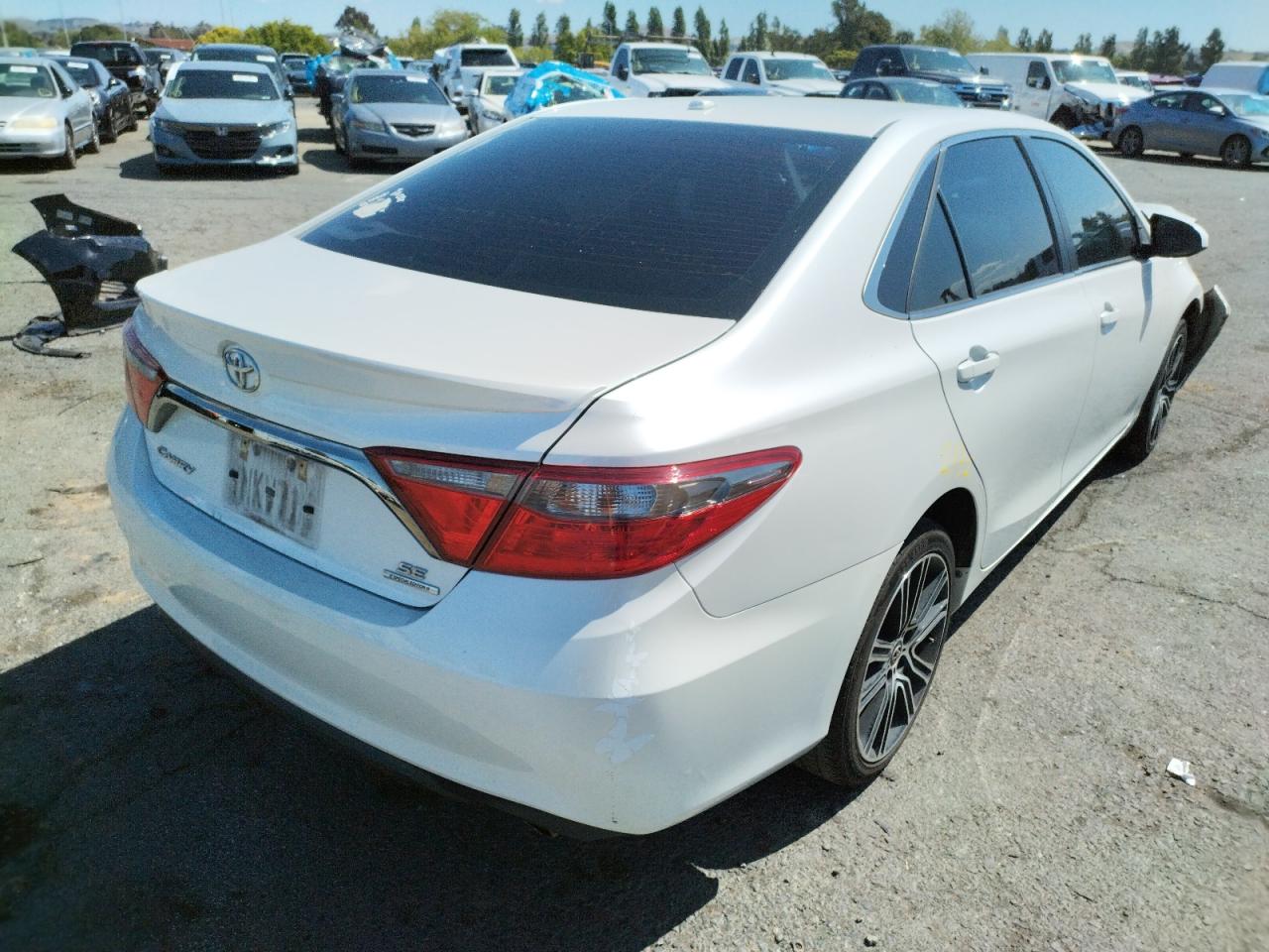 Photo 4 from auction – 2016 TOYOTA CAMRY LE with VIN 4T1BF1FK7GU502007