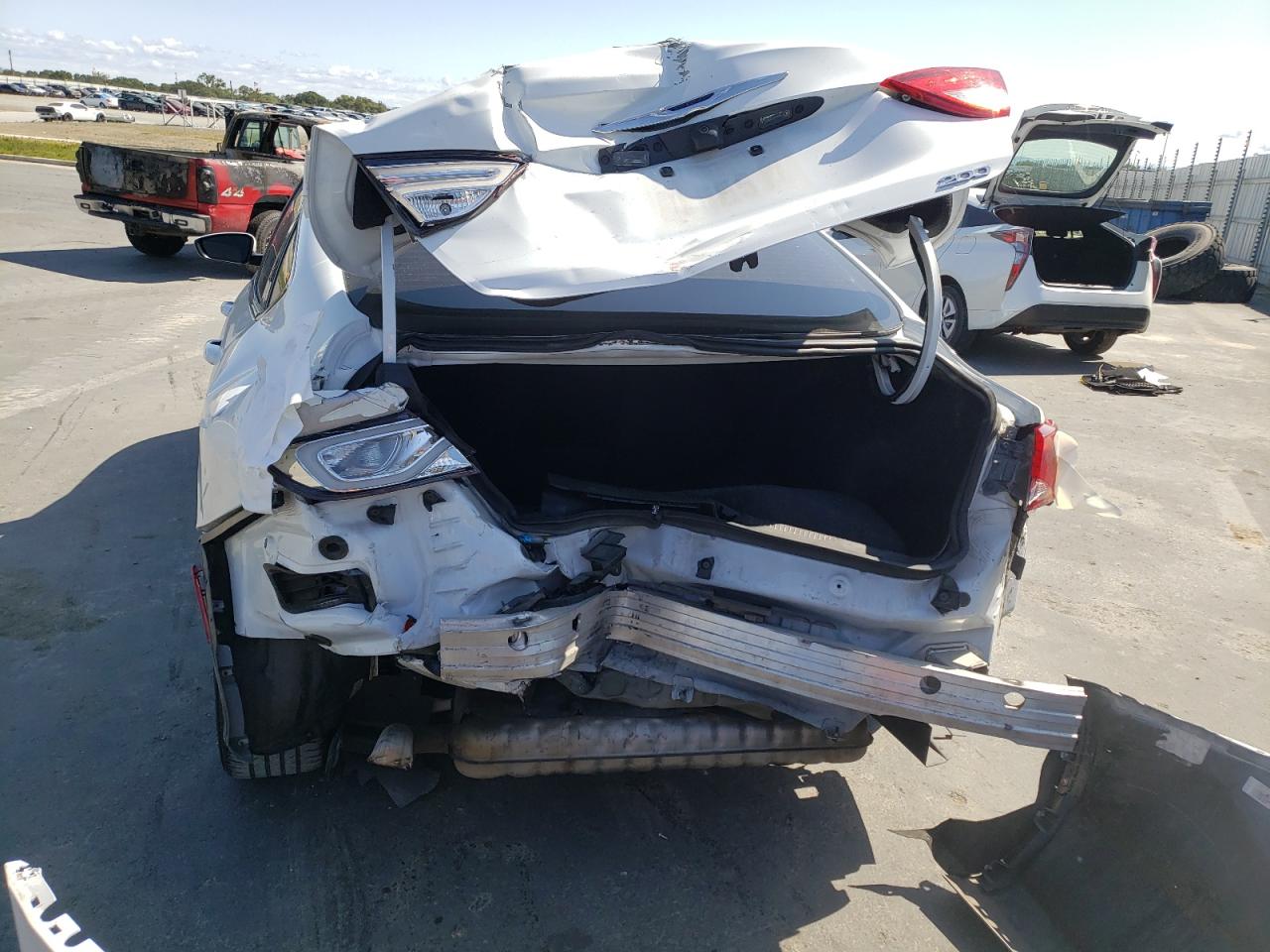 Photo 9 from auction – 2016 CHRYSLER 200 LIMITE with VIN 1C3CCCAB2GN160050