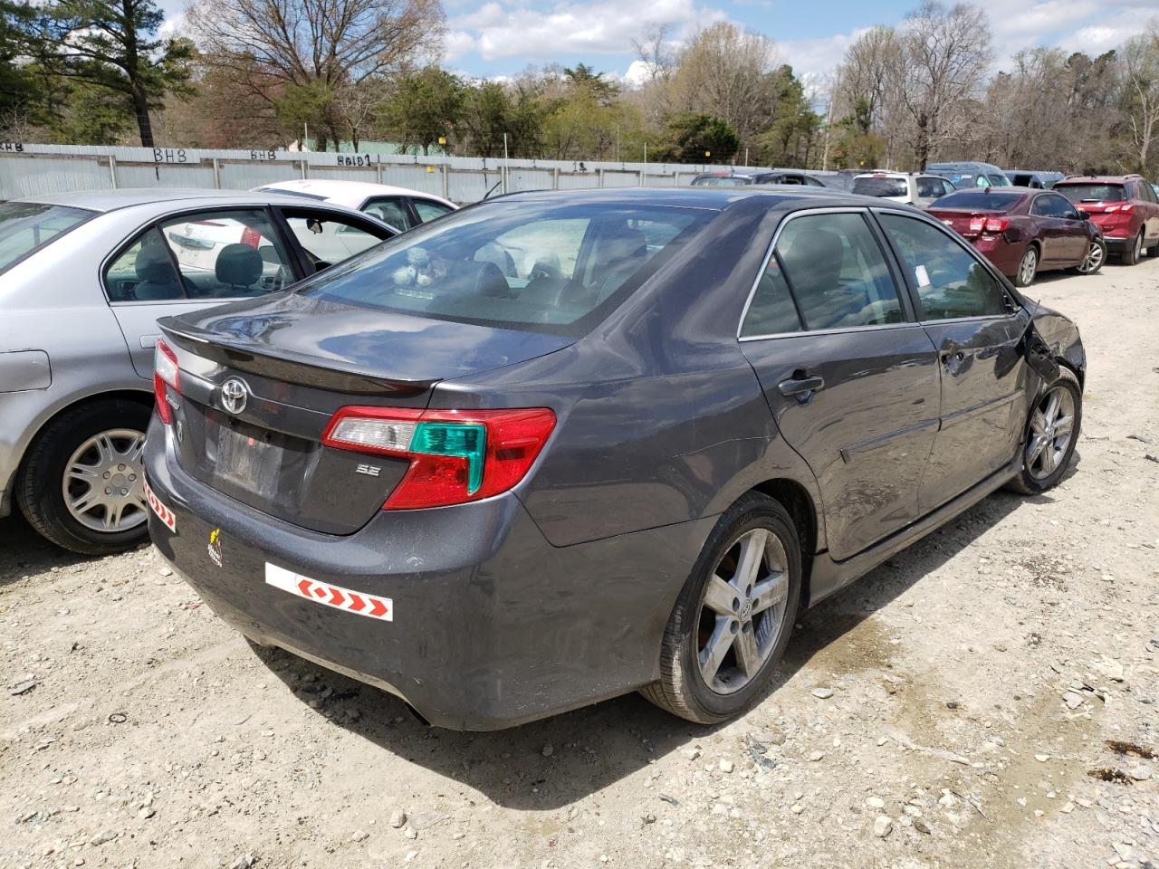 Photo 4 from auction – 2013 TOYOTA CAMRY L with VIN 4T1BF1FK1DU664064