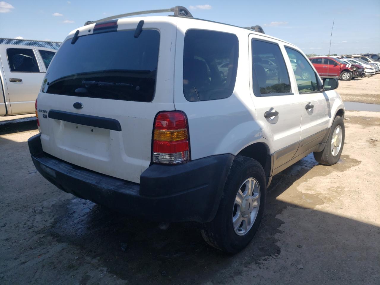 Photo 4 from auction – 2004 FORD ESCAPE XLT with VIN 1FMYU03124KA32143
