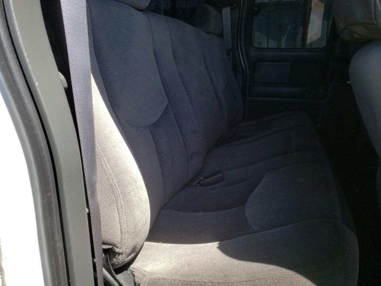 Photo 6 from auction – 2004 GMC SIERRA C25 with VIN 1GTHC29U24E303513