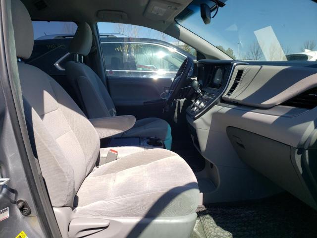 Photo 5 from auction – 2017 TOYOTA SIENNA LE with VIN 5TDKZ3DC6HS898407
