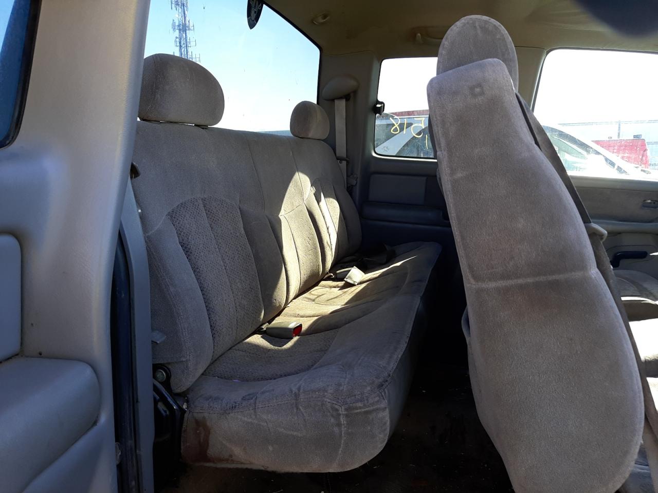Photo 6 from auction – 2000 CHEVROLET SILVERADO with VIN 1GCEC19T5YZ183032