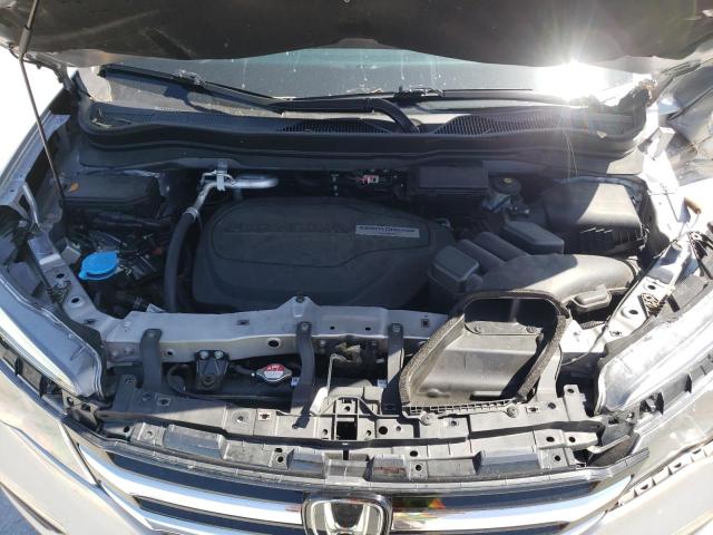 Photo 7 from auction – 2017 HONDA PILOT TOUR with VIN 5FNYF5H95HB000106