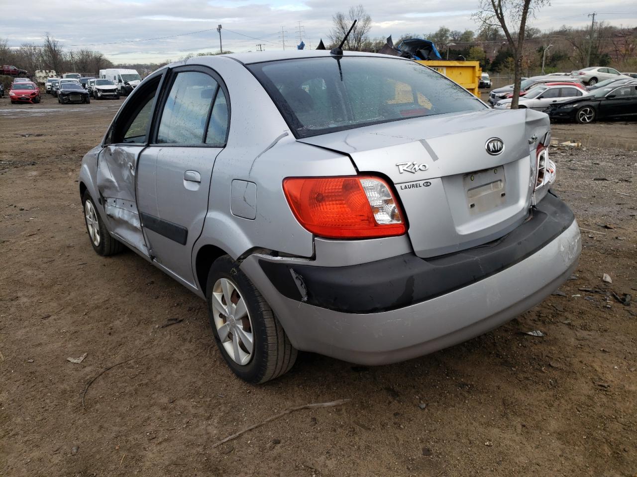 Photo 3 from auction – 2006 KIA RIO with VIN KNADE123666140038