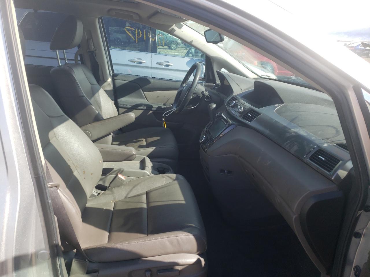 Photo 5 from auction – 2014 HONDA ODYSSEY TO with VIN 5FNRL5H98EB079487