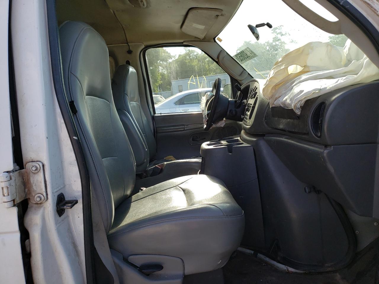Photo 5 from auction – 2004 FORD ECONOLINE with VIN 1FTNE24W04HA71725